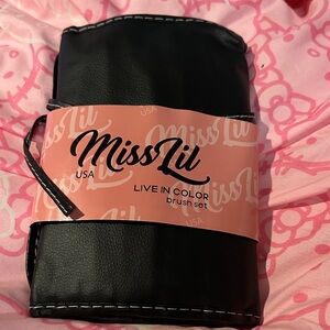 MissLii Live In Color Brush Set - Black Case
